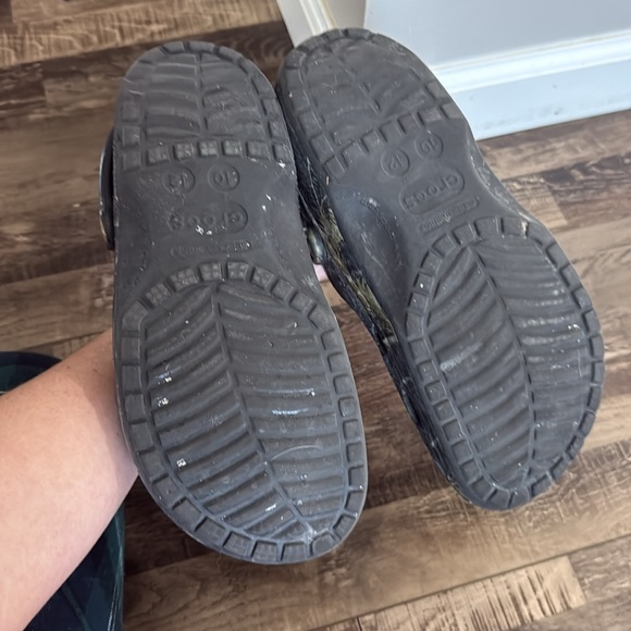 Men’s Camo Crocs - Picture 3 of 3